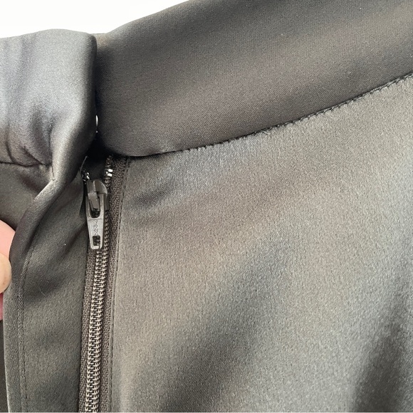 Babaton (Aritzia) Satin Cargo Pants in Olive Green – Size 8 - Picture 9 of 12